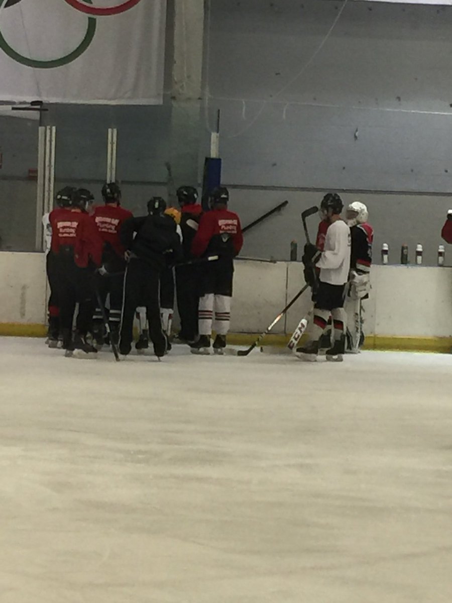 PbHamilton's tweet image. Drawing it up for success. Nice job coach @BridgesMike08