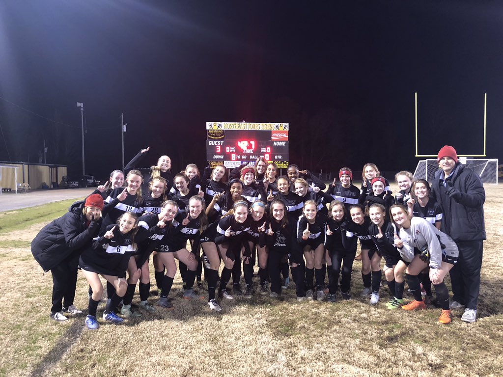 WLKnightsSoccer's tweet photo. Lady Knights are district champs🏆
#7InaRow #14 https://t.co/S70JwvIWue