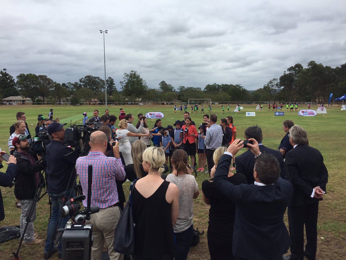 JakeBalnave's tweet photo. Was great to be at the Active Kids launch in #Penrith today. Parents will be able to redeem their $100 voucher from @ServiceNSW for registration with our #MILO #in2CRICKET and #T20Blast centres kicking off this week and next! #PlayCricket #OuterWest ๐ https://t.co/4umGZJWcMc