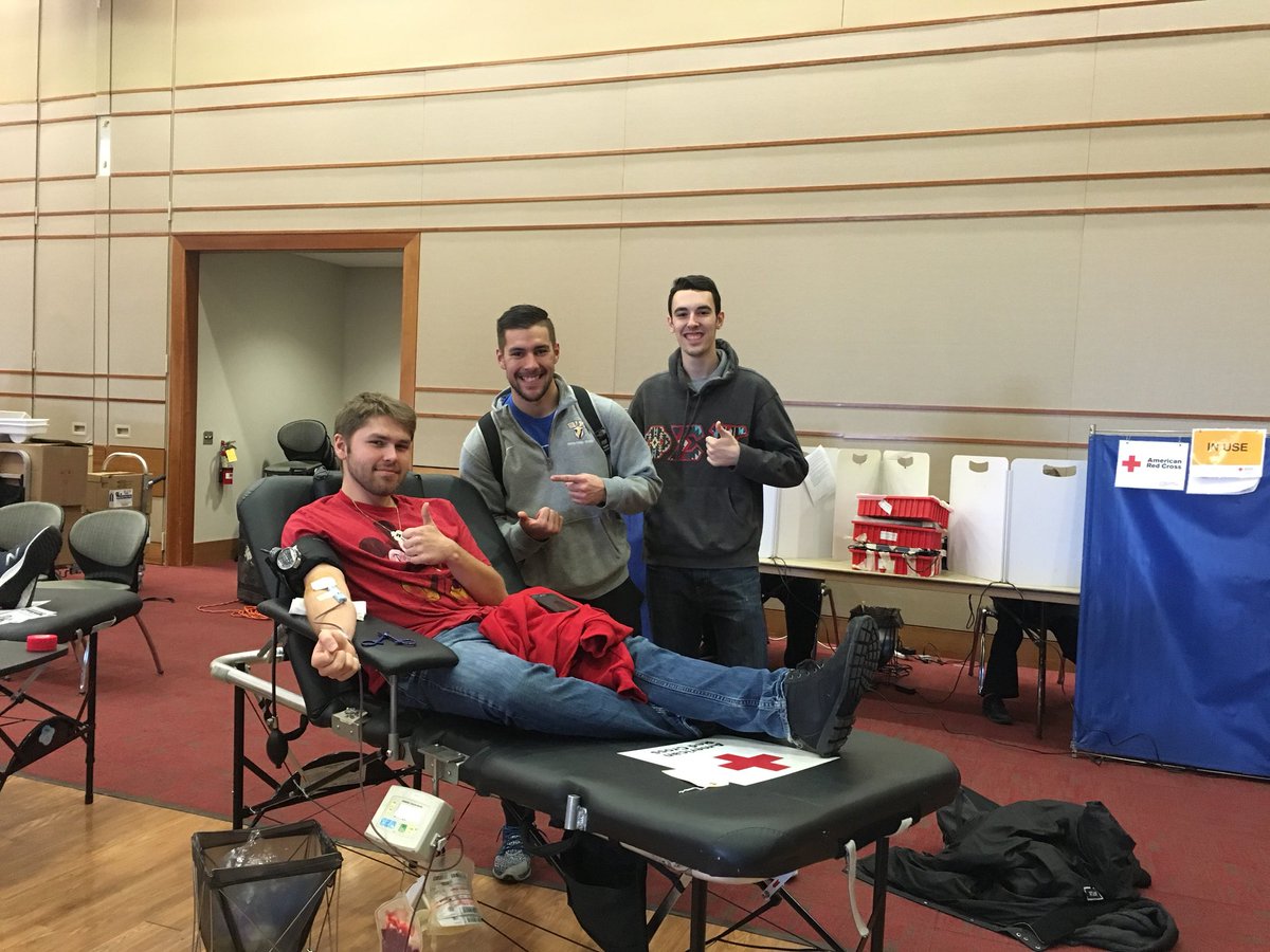 ValpoPhiSig's tweet photo. Phi Sigs donating blood today #damnproud https://t.co/iaS5bNPt8i
