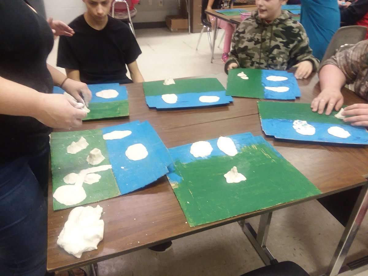 EMMS_McDowell's tweet image. Science time. Using salt dough to create land formations. #lesstalkingmoredoing #learningbycreating #science @McDowell590 @laneharriger1