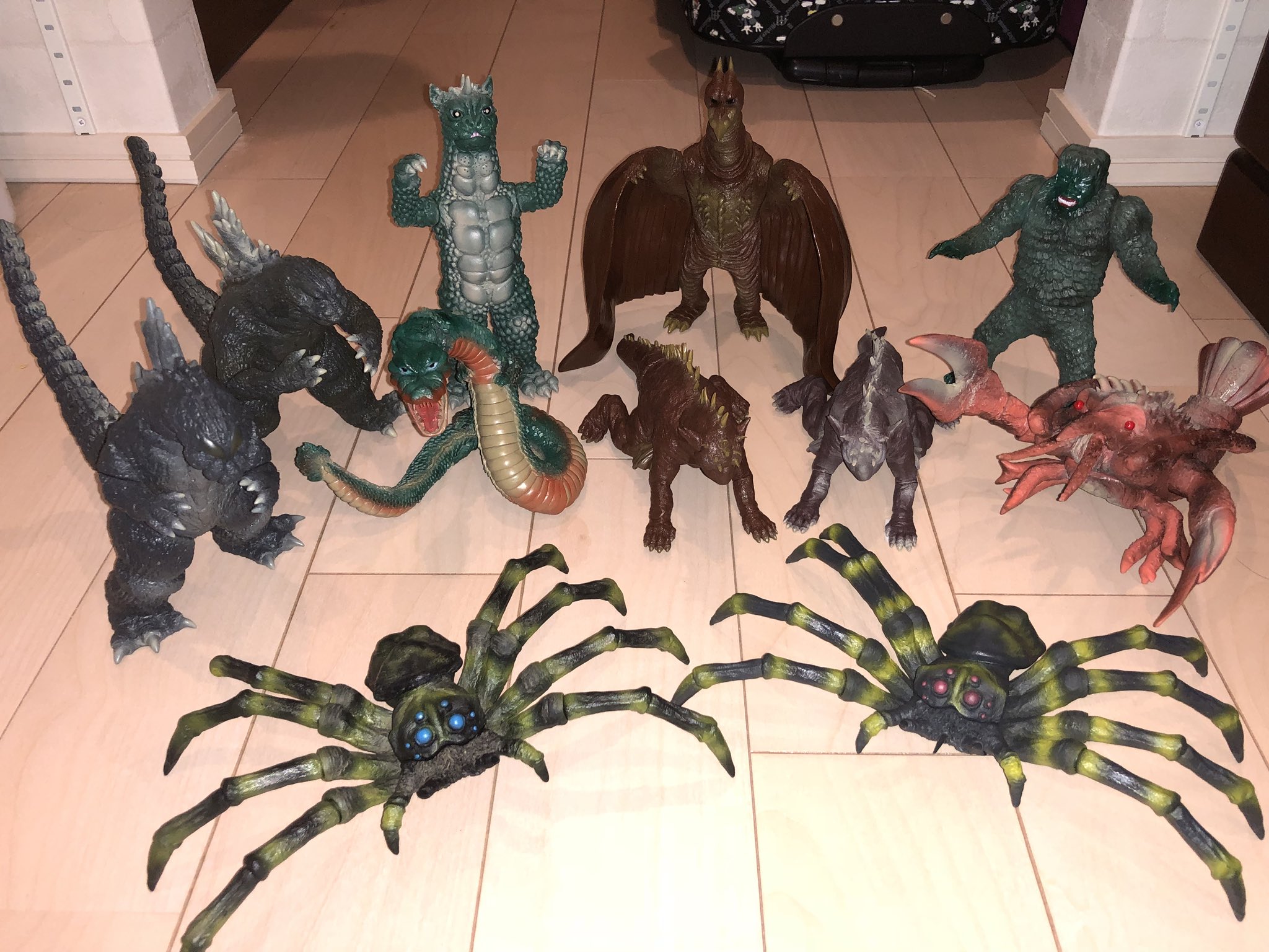 限定復刻版 レトロ怪獣ソフビ クモンガ YMSFx懐古堂 オファー ゴジラ