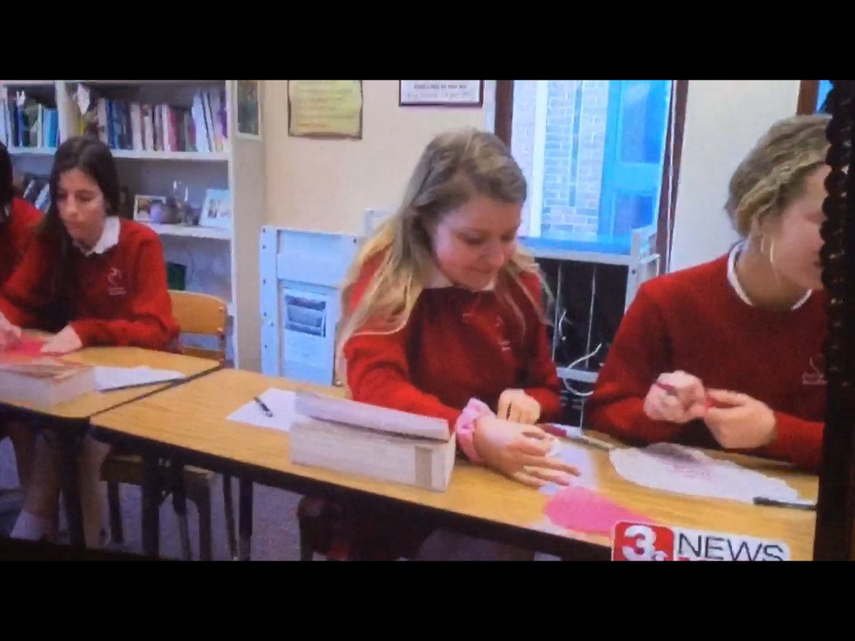 gracekov's tweet photo. when the news comes to your school and you have to take advantage of the situation https://t.co/dvQzHMQfR6