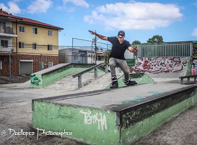 RollPTY's tweet photo. Negative mizue @rafaelemiliani #elmovimiento #rollerblading #panama #usdskates https://t.co/wXYO8ZZhlJ