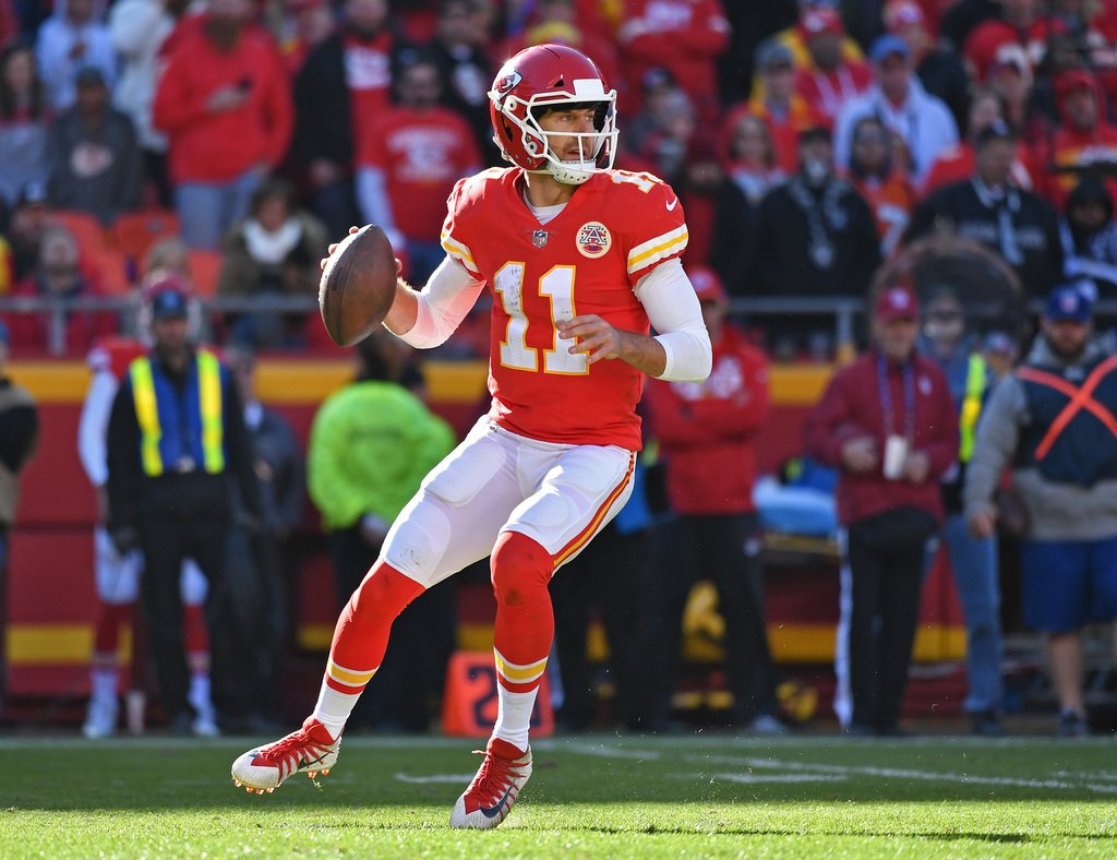 BleacherReport's tweet photo. Breaking: Chiefs have reached an agreement to trade Alex Smith to Washington, per @KCStar https://t.co/caAEoIPV0S