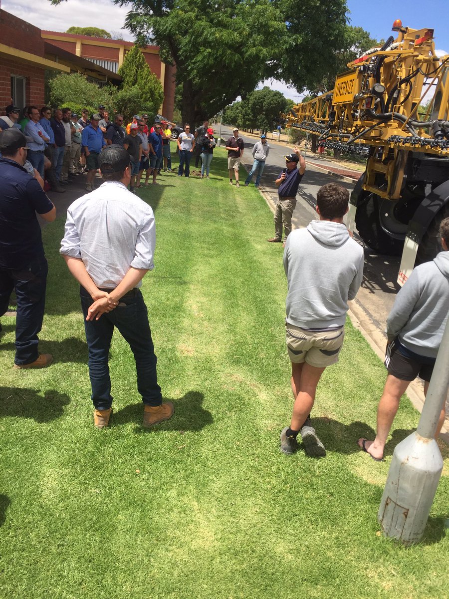 Getting the low down from Bill Gordon on spray technology <a href="/NufarmAustralia/">Nufarm Australia</a> <a href="/BCG_Birchip/">Birchip Cropping Group (BCG)</a> @chris_drwe