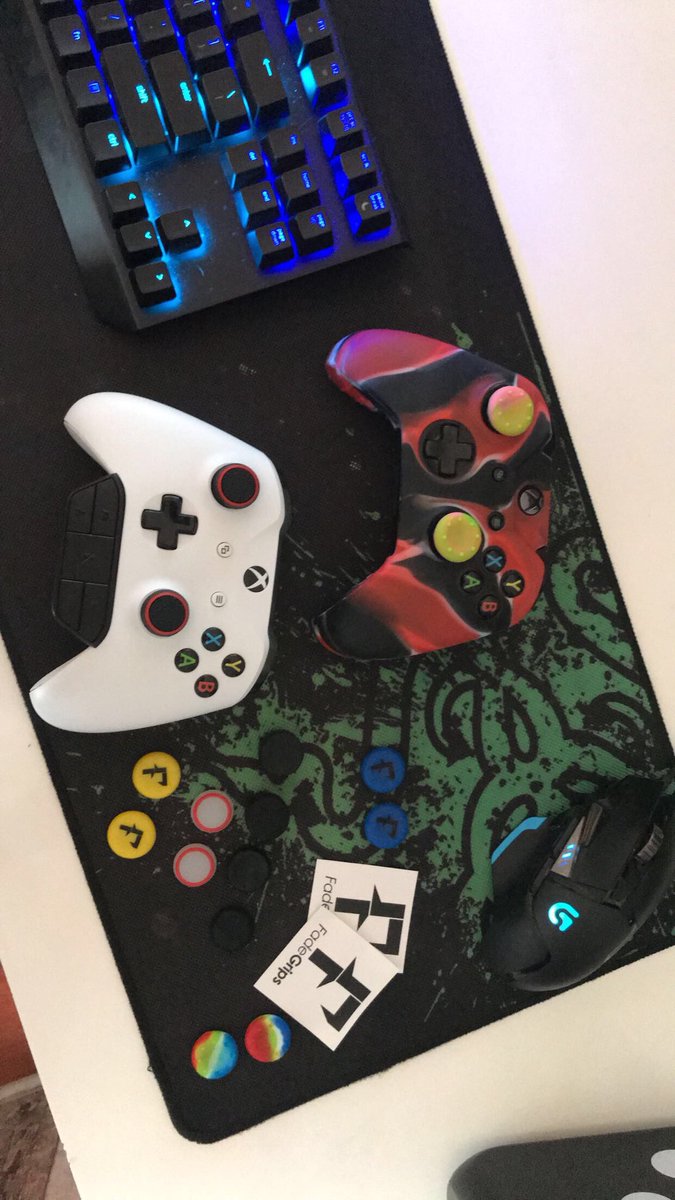TeamRushAU's tweet photo. Well, they’ve finally come. Huge thanks to @FadeGrips for the grips and skins, the whole team will defiantly be buying again! Let the content begin! #FadeFam #CODWWII #Content #ReadyToRush https://t.co/huyltHfOOt