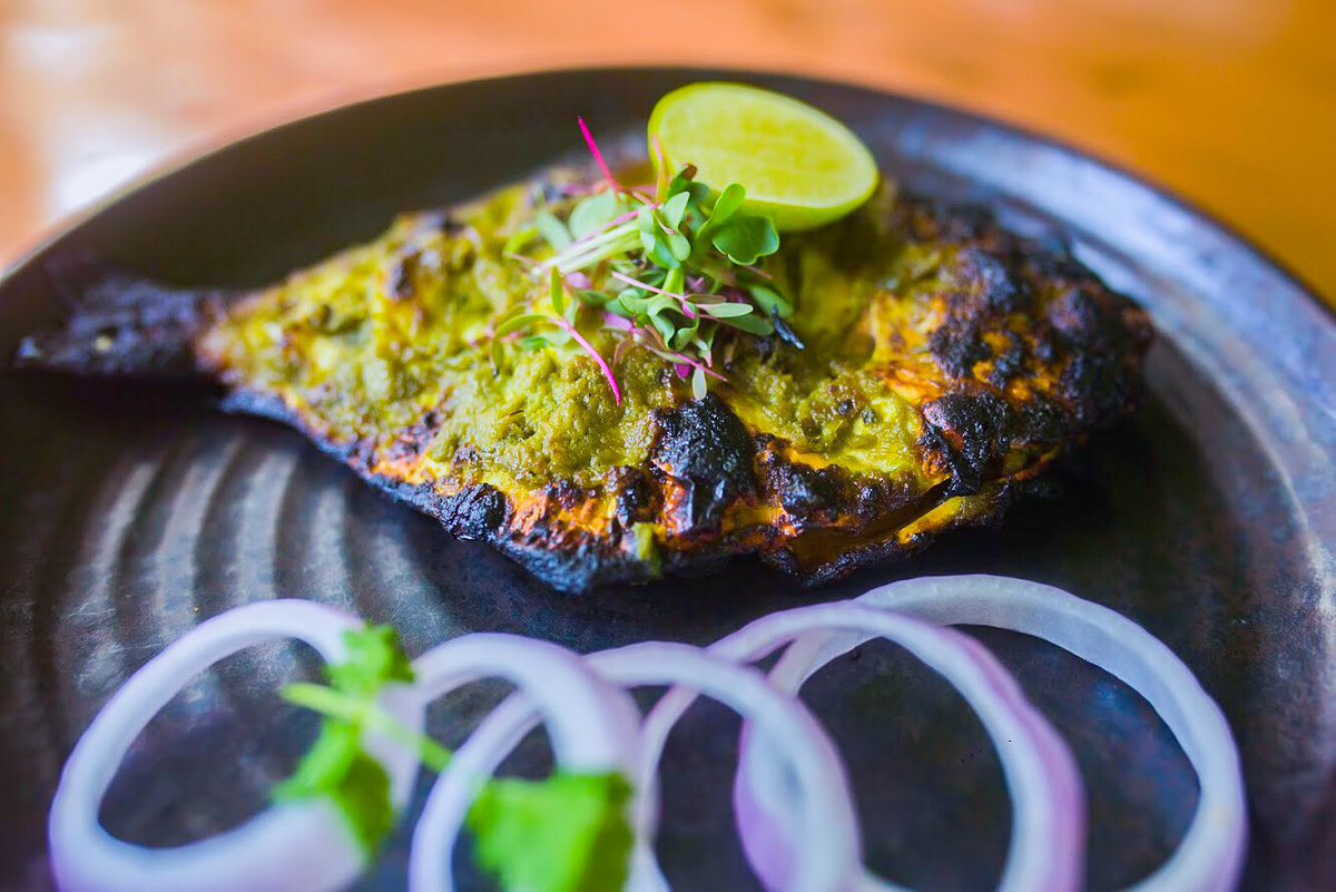 NRIBKC's tweet photo. Feast into our meaty selection of juicy, flavourful and lip smacking dishes from the ever evolving cuisine of the Indian diaspora!🍤🥘🍗🍖

Dishes:
🥘Kandy Black Pork Curry 
🍖Andhra Mutton Roast
🐠Hare Masale Ka Pomfret

#NRIBKC #GlobalIndianFood https://t.co/ZdWL22ufTT