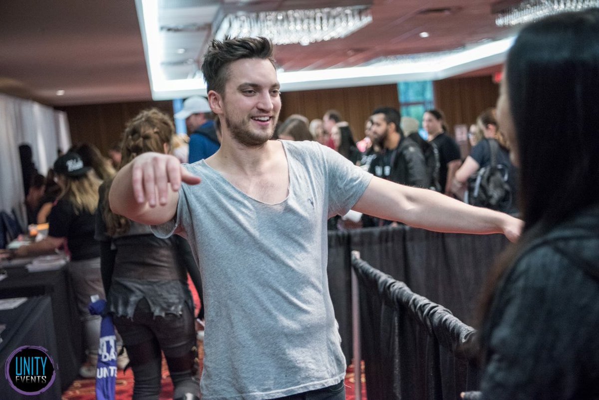elisalck's tweet photo. Thank you @UnityEventsCA for capturing my hug with @RichardSHarmon on camera 😍
#UNITYDAYS2018 https://t.co/s0Uc6BEhp2