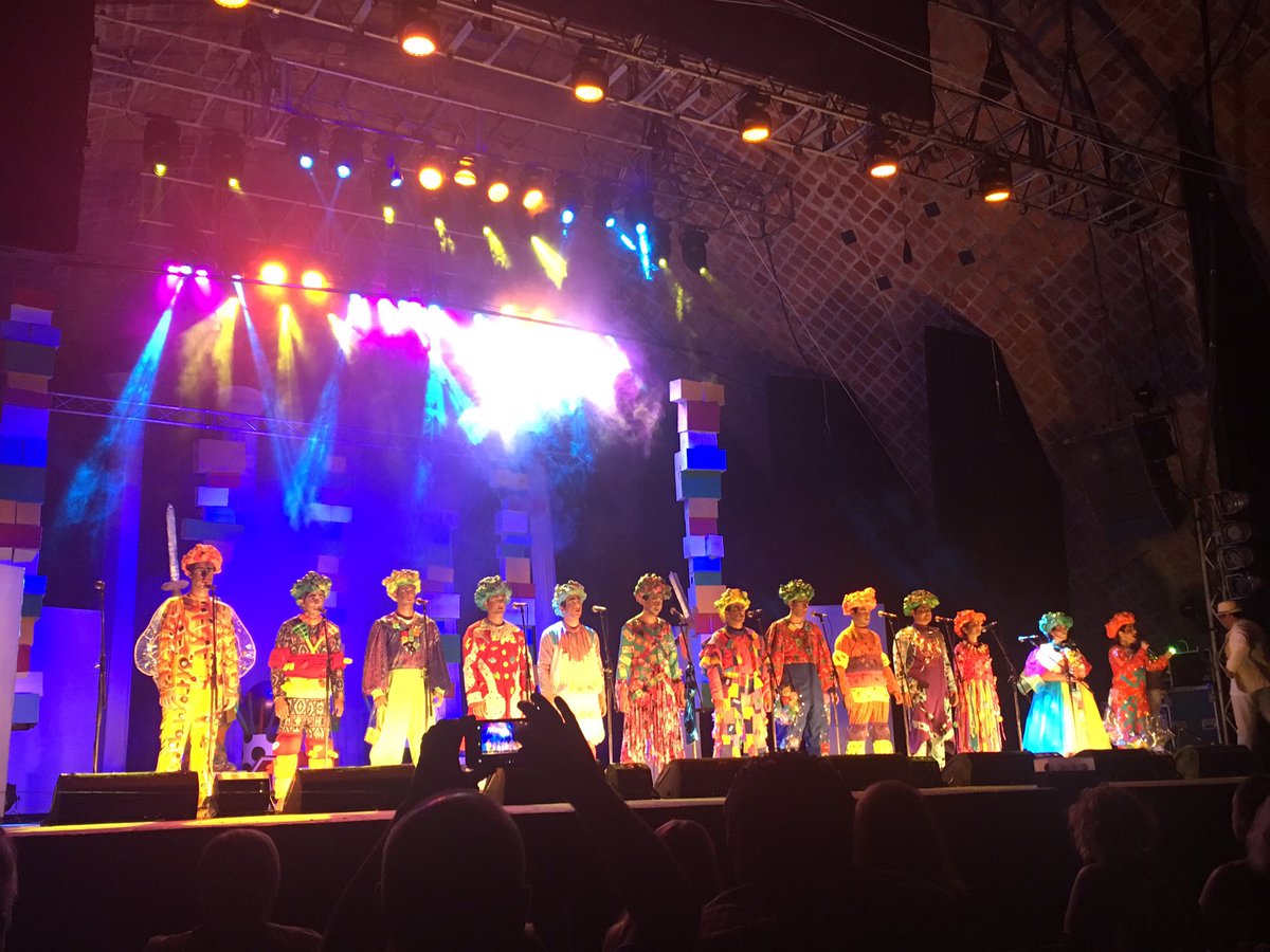 Mundo_Carnaval's tweet photo. #MundoCarnaval #Comentarlo | #LosChobys hicieron una excelente primer rueda, un espectáculo con mucho humor, con trabajo en equipo pero con Martin Prado en una noche excelente. #LosChobys cubrieron de forma notable la baja de Leo Pachela https://t.co/4NUe2MefCQ
