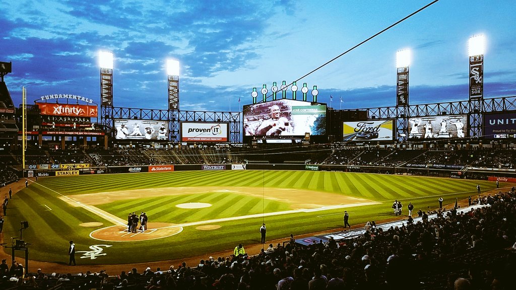 TravelerStadium's tweet photo. Guaranteed Rate Field, home of the Chicago White Sox!! (Attended game 9/7/17 - Indians vs White Sox) #BaseBall #sports #MLB #Chicago #Illinois #WhiteSox #chitown #Travel #travelgram #TravelTuesday #SouthSide #stadiumpics #Views #stadiumtraveler #mystadiumtravels https://t.co/ztIPrZpcU6