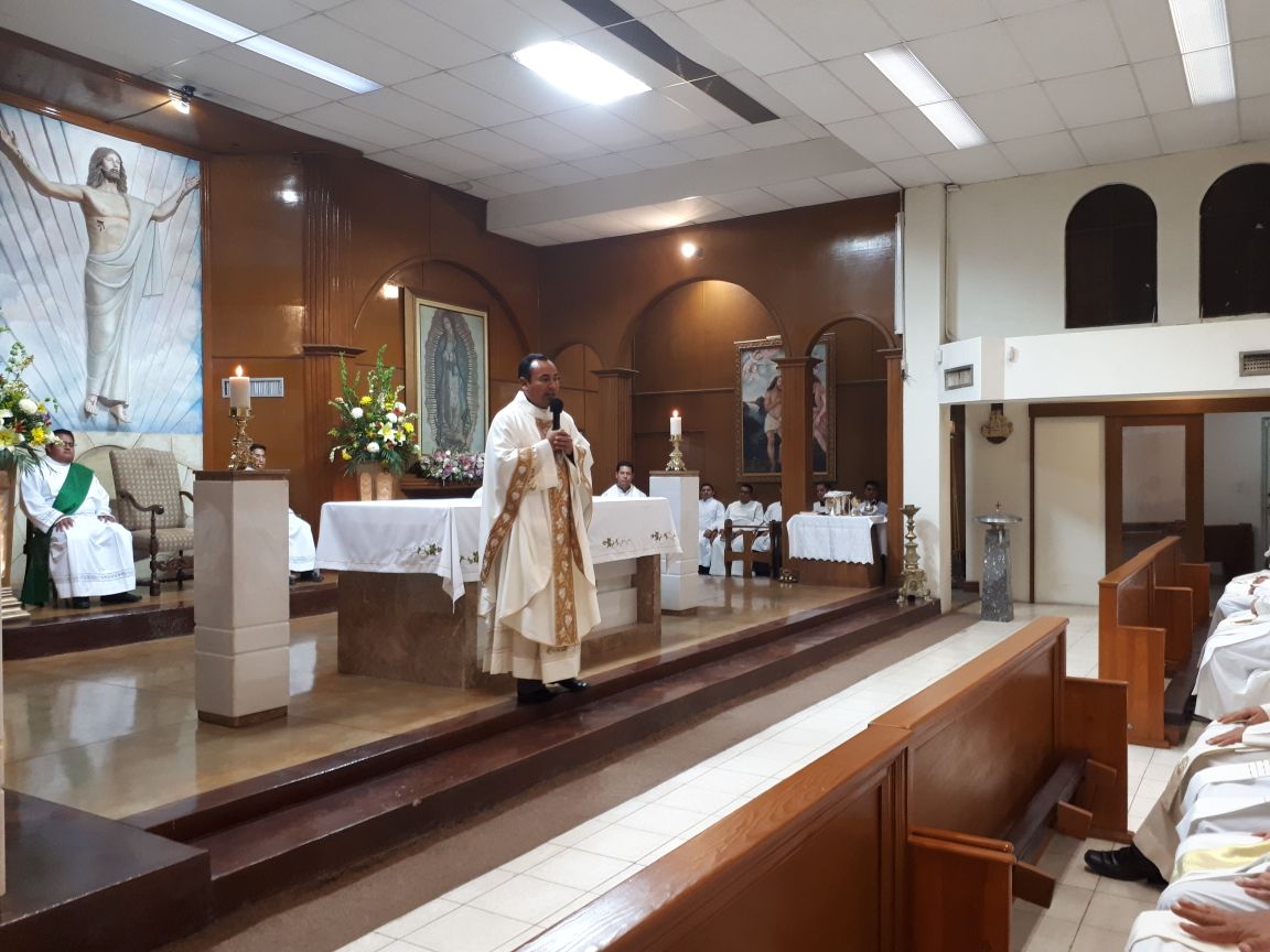 seminariohillo's tweet photo. El Pbro. Filemón Castillo Castillo, secretario de la #OSMEX nos recordó en la Celebración Eucarística: que Dios es cercano y misericordioso. Que nos restaura y construye, con la riqueza de su Gracia recibida en los dos sacramentos de Sanación. https://t.co/XMij0X28Y1