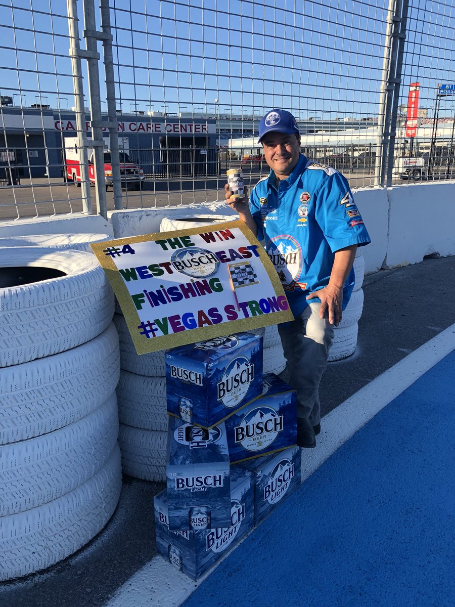 ZecchinoKara's tweet photo. @BuschBeer If these tires could talk; They would cool off with the taste of Buschhhhh. #BuschtoDaytona #ContestTires https://t.co/08OBXHalY7