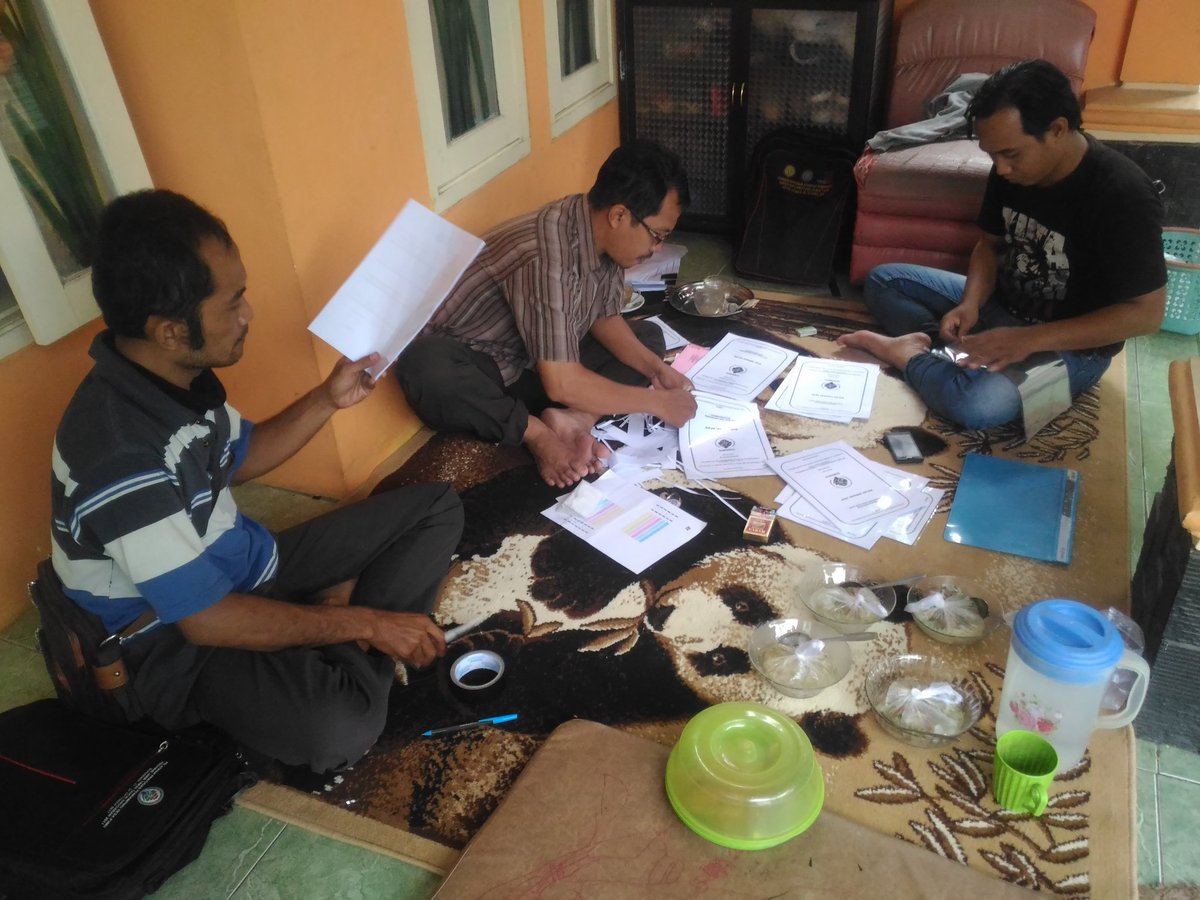 MohNasrul5's tweet photo. Berkumpul dlm kesederhanaan di akhir bulan #BhaktiPendampingDesa
#kecbalongbendo
#tppdelta
#sidoarjokab
#tppijawatimur 
#tppijawatimur
#tppijawatimur
@EkoSandjojo
@anwsanusi
@taufikmadjid71
@fachrilabalado
@tppindonesia
@DewantoAndry
@kpw4jatim
@P3MDSidoarjoKab
@pendampingdesa_ https://t.co/1UlOgrADx9