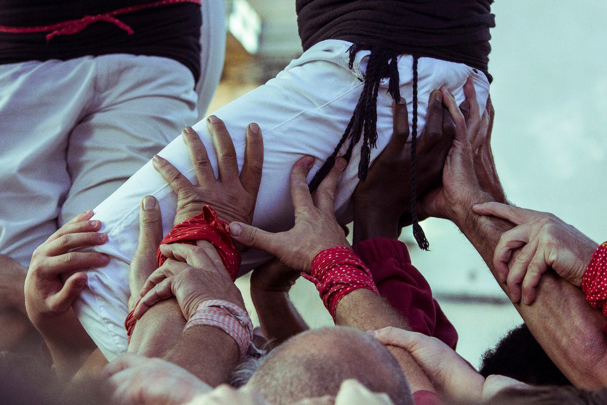 revistacastells's tweet photo. Les fotos guanyadores del concurs professional: https://t.co/ZdGbuVrqlp… #NitdeCastells18 #castellers https://t.co/7gQIdZzwlr