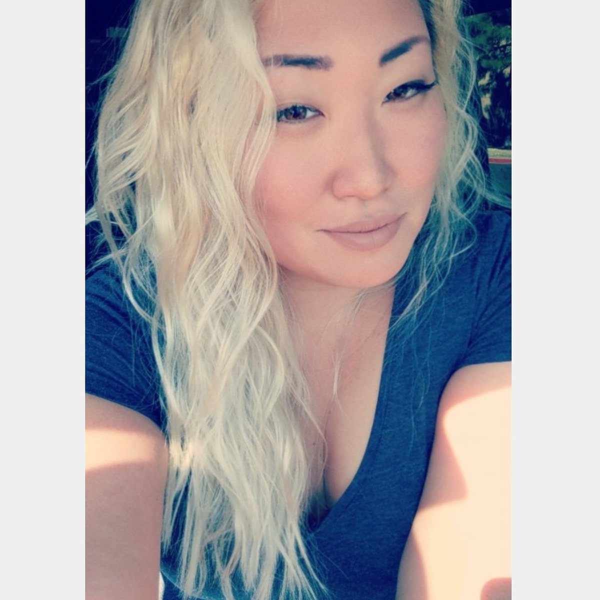 gviphotography's tweet photo. ❤️❤️ #heart #spring #selfie https://t.co/xCPhcBi01o