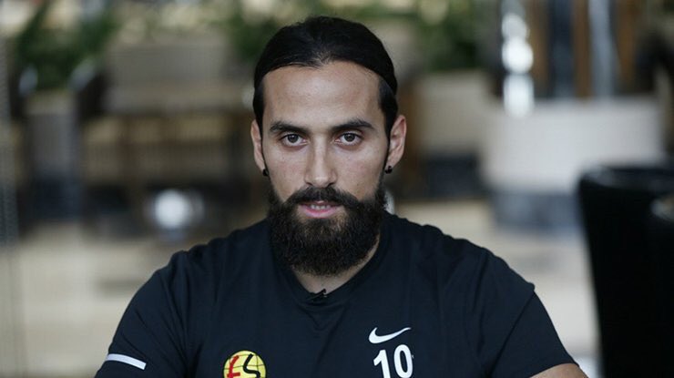TFF 1. Lig ekiplerinden Eskişehirspor'la yollarını ayıran Erkan Zengin, Süper Lig ekibi Alanyaspor'a transfer oldu.