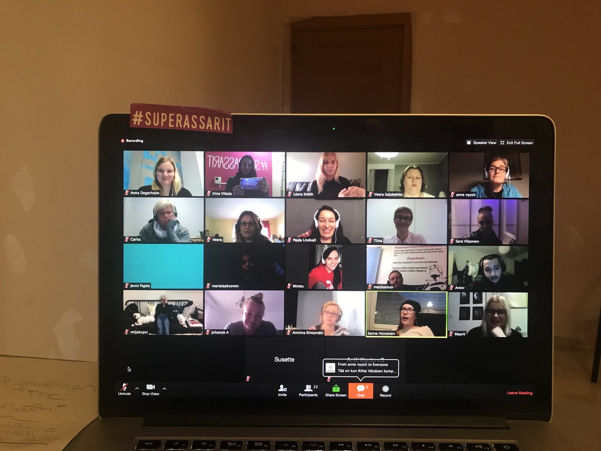 Tulossa #myrsky, #lakko, varmaan vielä myös heinäsirkat ja vedenpaisumus. #SuperAssari ei pysähdy perjantainakaan. #perjantai #duuniiduunii #etätyö 😍🙌💪👯‍♂️👯‍♀️🕺