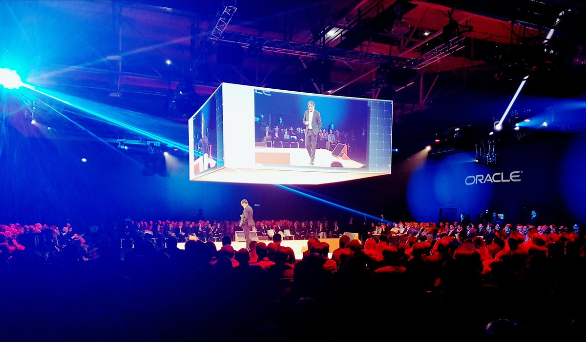 Moni_MPM's tweet photo. La importancia de mantener lo esencial y no perderse en el cambio con #ToniNadal #OracleDigitalSP18 @oracle_es https://t.co/c9Q2fX2EBe