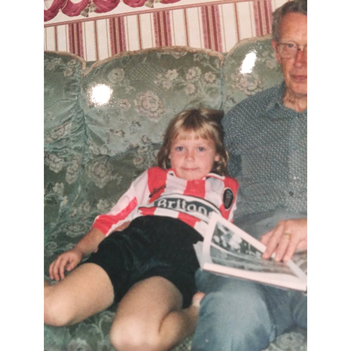 beckyy_bee's tweet photo. Completely and utterly heartbroken😰😰💔💔 fly high and cheer stoke on from high above. Goodnight and god bless💖💖 https://t.co/8OW0U9AJhG