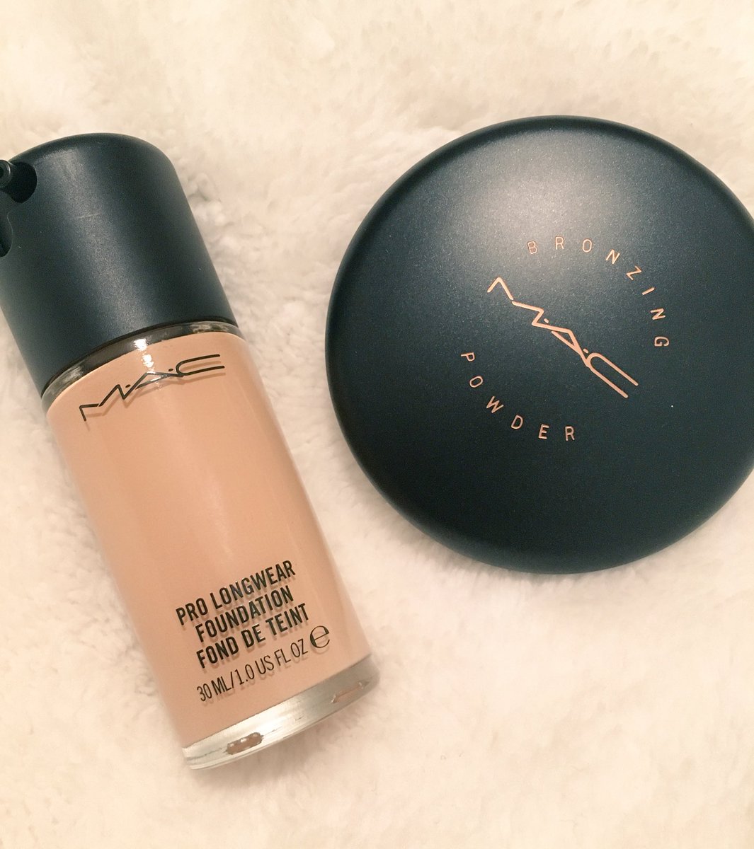 thecoffee_queen's tweet photo. New NC20 pro longwear foundation and bronzer in golden ✨💋☀️💥 @MACcosmetics #mac #cosmetics #bronzer #foundation https://t.co/UAuNdp4izg