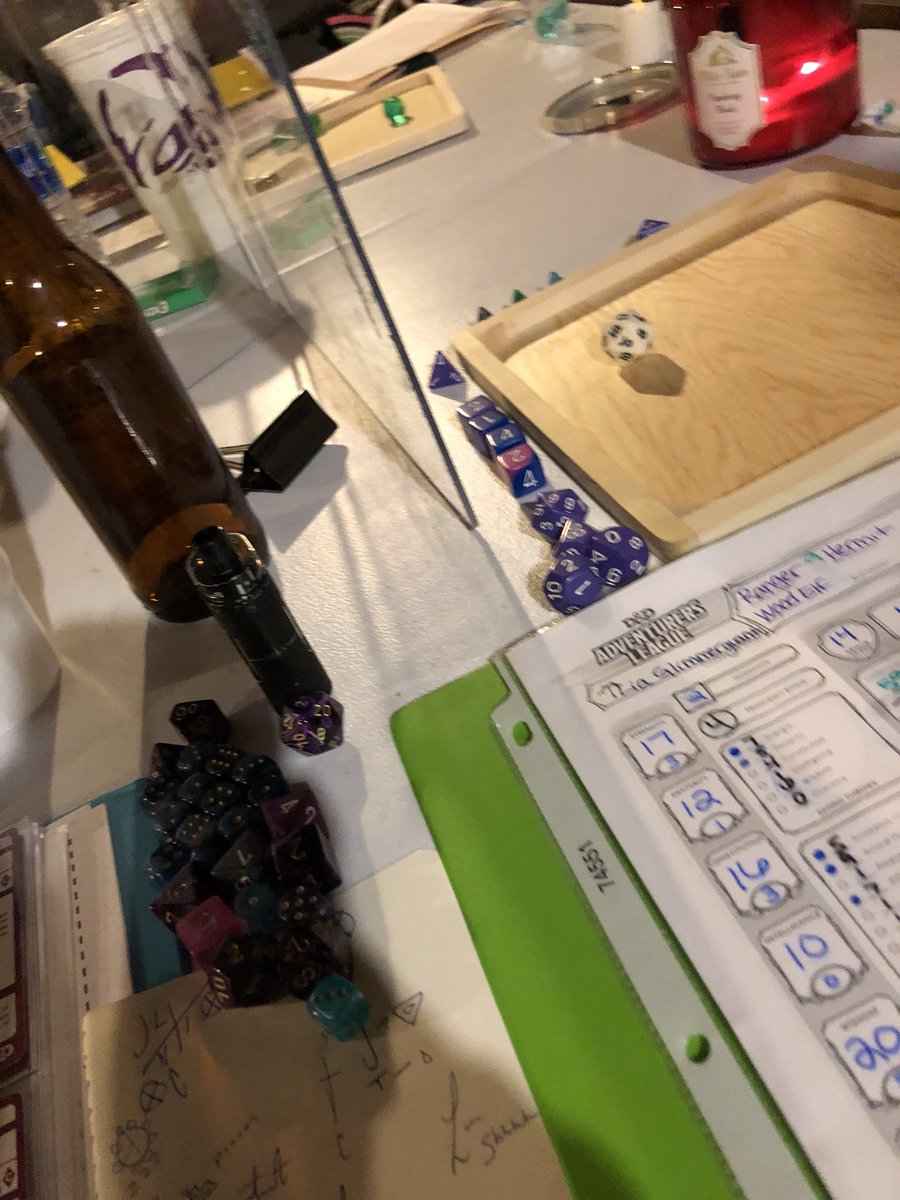 LaineyGG's tweet photo. Battle Royale!! #LotusGroupAdventures #DungeonsandDragons #DnD #BattleRoyale #FuckThatDarknessDome #SoManyDice #DapperDM https://t.co/GZWuyYzrkB