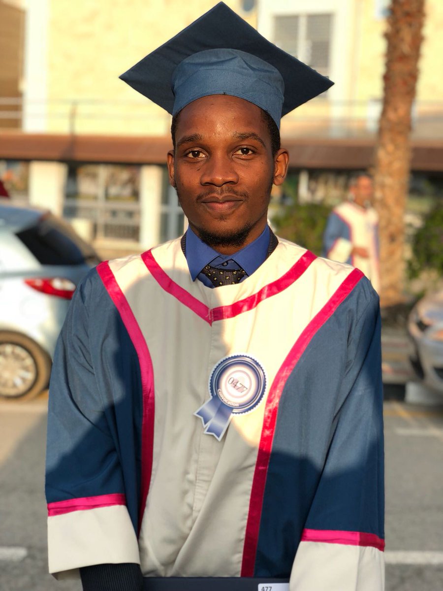 teejaysule's tweet photo. Alhamdulillah🎓 2k18 https://t.co/T3R80ooqzV
