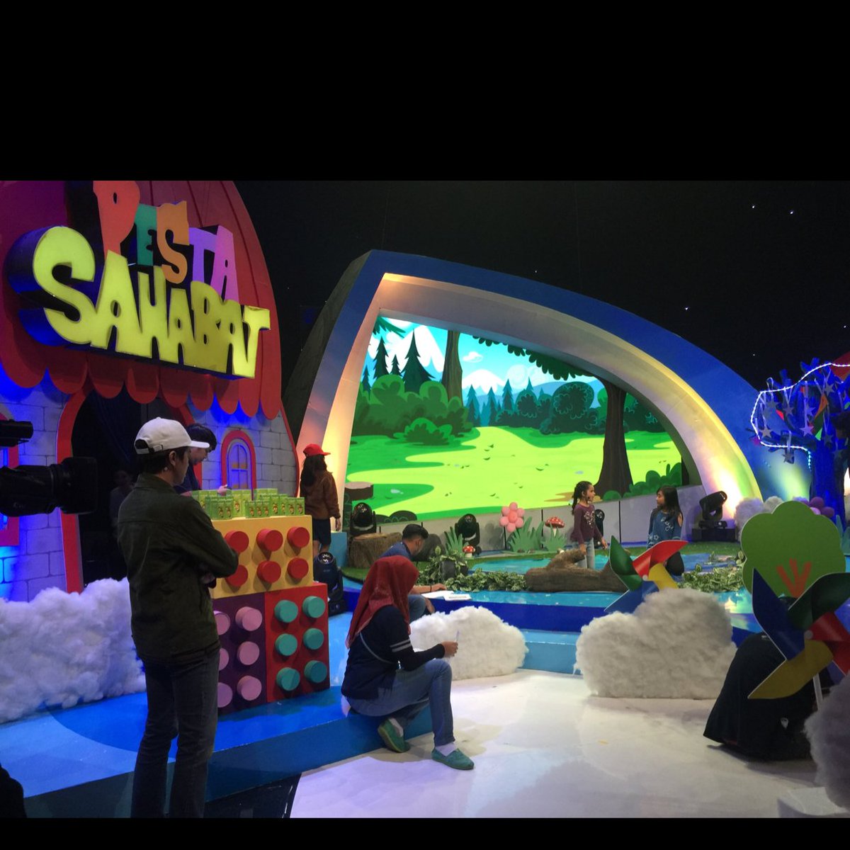 Jangan lupa saksikan pesta sahabat di RTV jam6 sore ada <a href="/bismakarisma/">BISMA KARISMA</a> #pestasahabat #rtv #smashblast #bismaniac