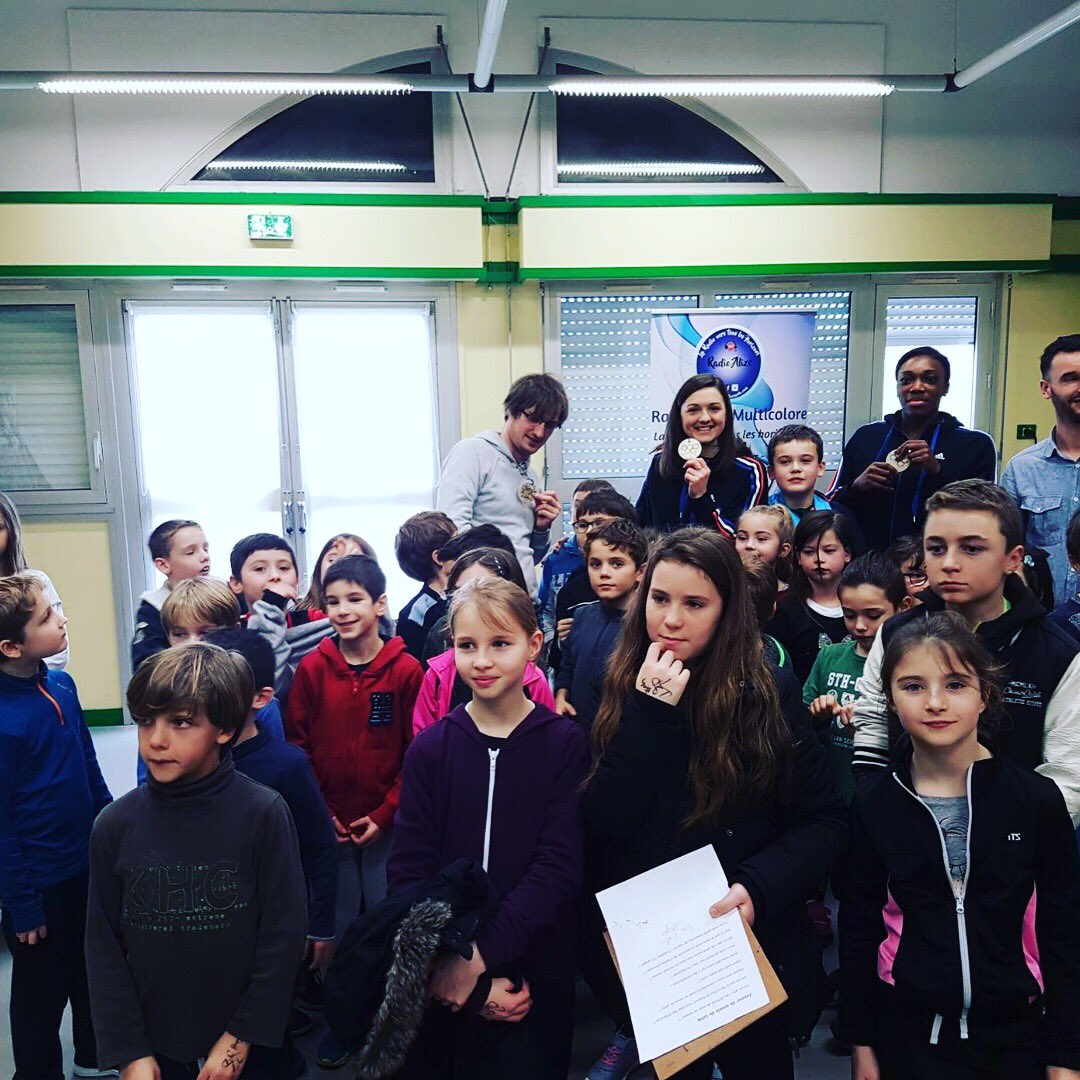neptunesnantes's tweet photo. Dans le cadre de la Semaine Olympique &amp; Paralympique, nos 2 championnes du monde 🥇 accompagnées de Thibault Suzanne, sont allés échanger avec les jeunes autour des valeurs de l’olympisme et du sport. 😊 @blandine133 @KaliNiakate #nlah #teamroses #rosesenor #SOP2018 #Paris2024 https://t.co/OvuJv0hzUp