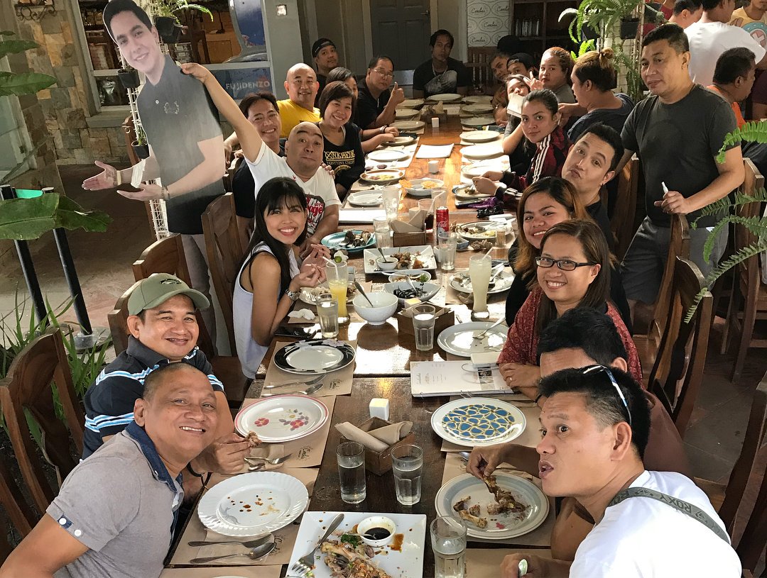 MaineAvenueOfc's tweet photo. Team brgy at Concha's Tagaytay
Β© rjoyful24
#YESFebruary2018
#YESxMAiNE
#WeSupportYouMAINE https://t.co/6zgOZhIlEQ