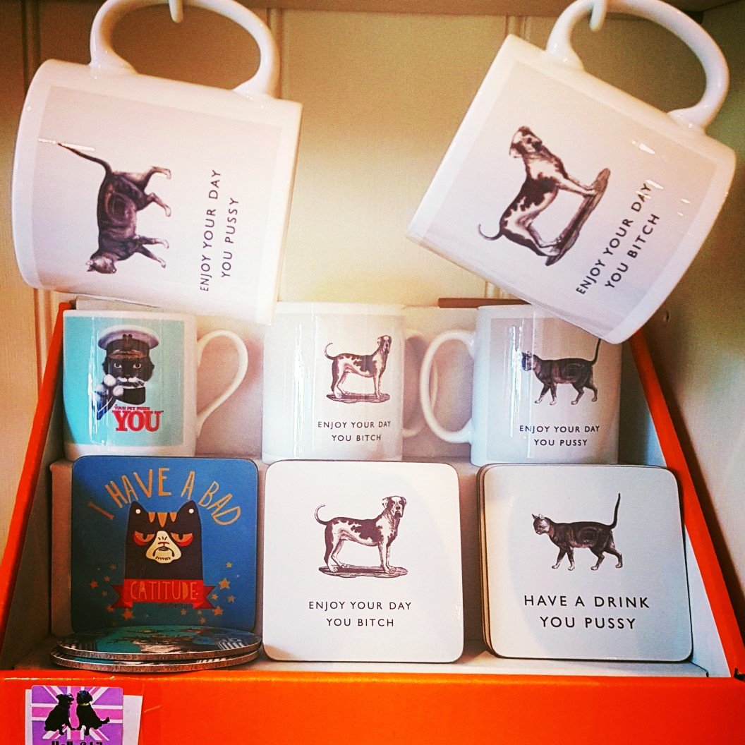 #Enjoy your day all you #dog &amp; #cat lovers... love all <a href="/hollyandlil/">HollyandLil</a>  ... @BermondseySt <a href="/TowerBridgeRd/">Tower Bridge Road</a>