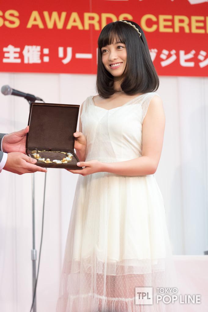 天使すぎるアイドル 橋本環奈 בטוויטר 西内まりや マギー 橋本環奈がクリスマスジュエリープリンセス賞受賞 Tokyo Pop Line 15 09 29 橋本環奈 Hashimotokanna かわいい