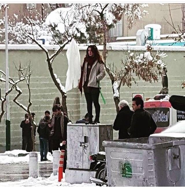 İranlı Başsavcı: Başörtüsü eylemleri çocukça ve önemsiz İranlı Başsavcı: Başörtüsü eylemleri çocukça ve önemsiz