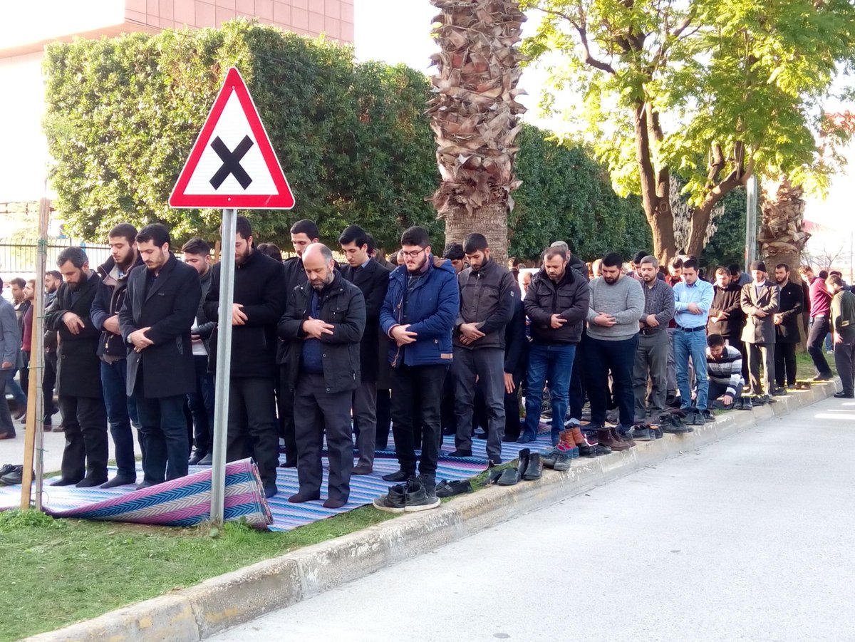 salihsehid's tweet photo. Ey iman edenler, sabırla ve namazla yardım dileyin. Gerçekten Allah, sabredenlerle beraberdir.
Bakara: 153

FurkanVakfına KaralamaKampanyası https://t.co/sxudSWrNRC