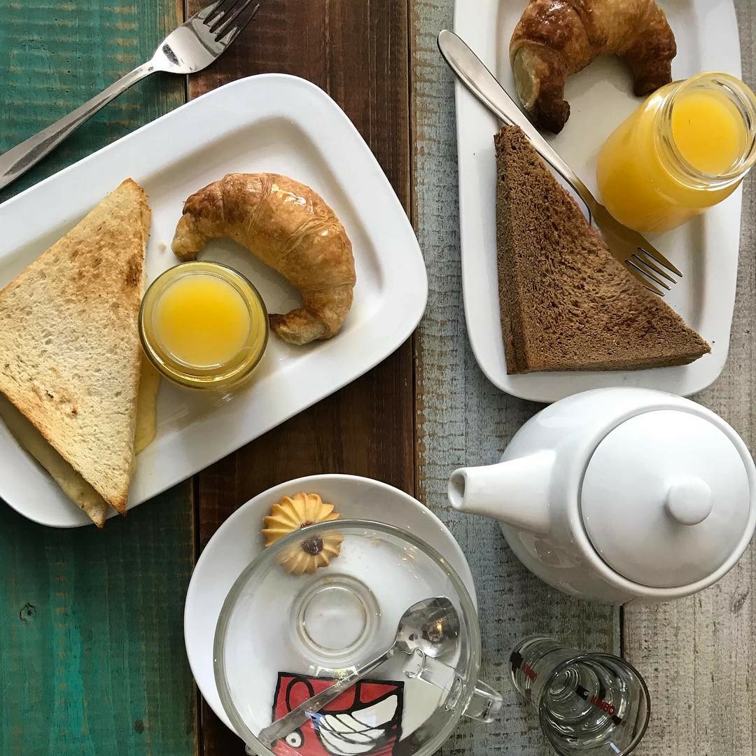 QuererteCafe's tweet photo. ¿Molde integral o molde blanco?,¿ con cortado o con tetera de té? Los días 31 se agradecen #sugerencias como estas, con sus 3B https://t.co/g4PWwLfN3D
