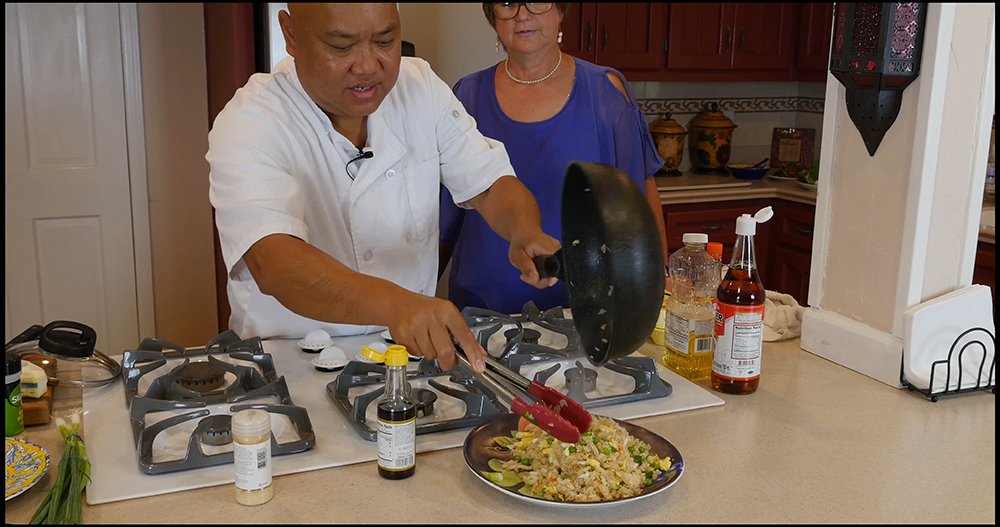 JournalismWrtr's tweet photo. Fried Rice - Food of Thailand. Watch video: https://t.co/7dIdpUY2Qw https://t.co/rkCrb8pFlP