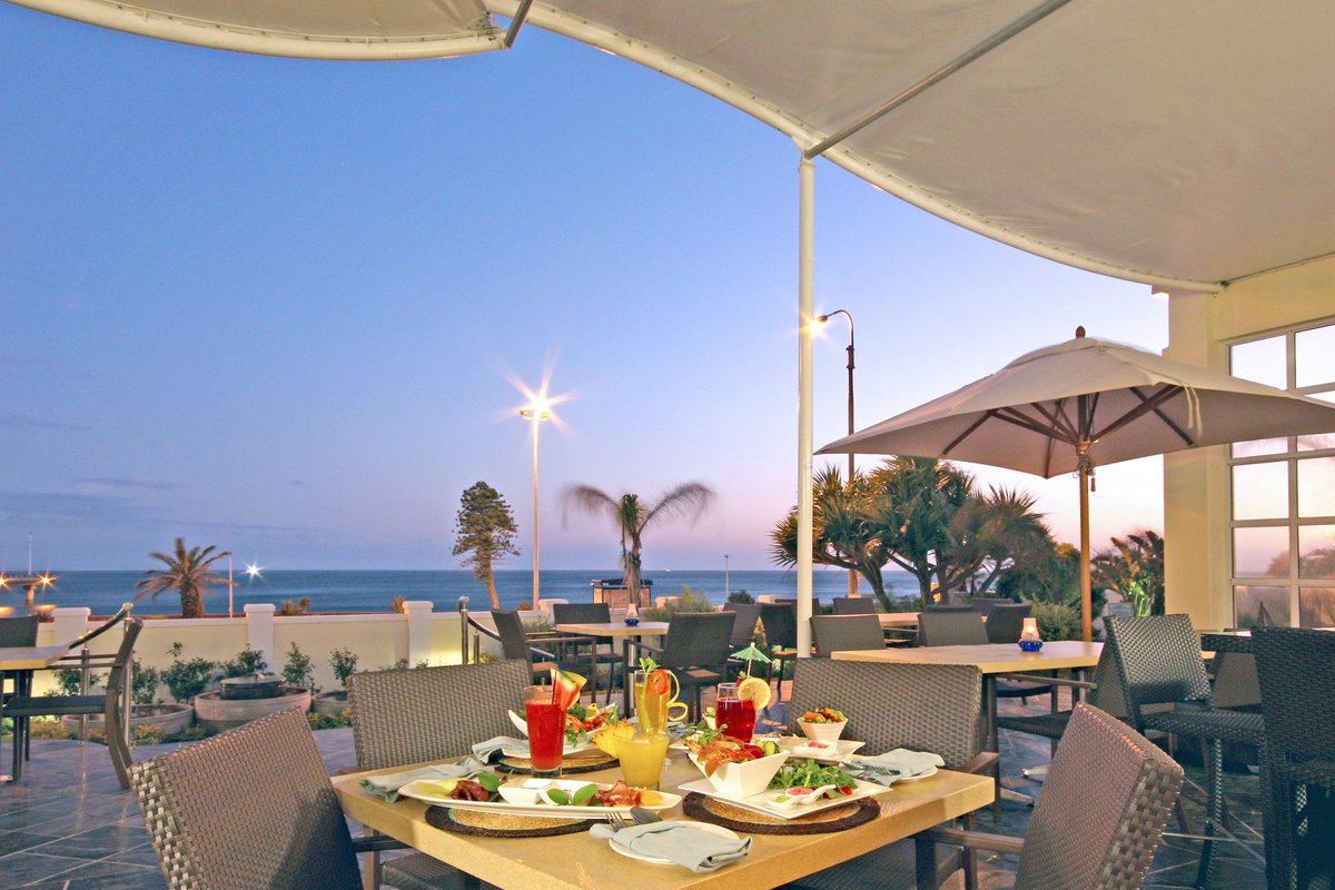 Wednesday Date Nights <a href="/TheVerandah/">Verandah Restaurant</a> couldn't be more perfect 🍹
#TheVerandah #TheBeachHotel #PEHotelGroup #PortElizabeth #Wednesday