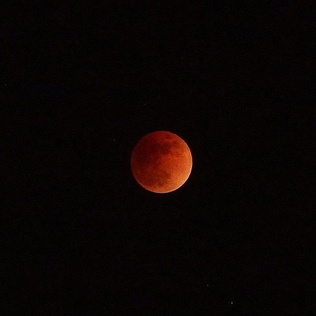 rs4364's tweet photo. ベランダからの
スーパーブルー
ブラッドムーン🌜
#月 #ブラッドムーン #皆既月食 #夜空 #写真撮ってる人と繋がりたい #ファインダー越しの私の世界 #japan_daytime_view #phos_japan #ptk_japan #wp_japan #team_jp_ #bloodmoon #moon #art_of_japan_ https://t.co/Ey2xji5VHT https://t.co/DkaDpjGtyk