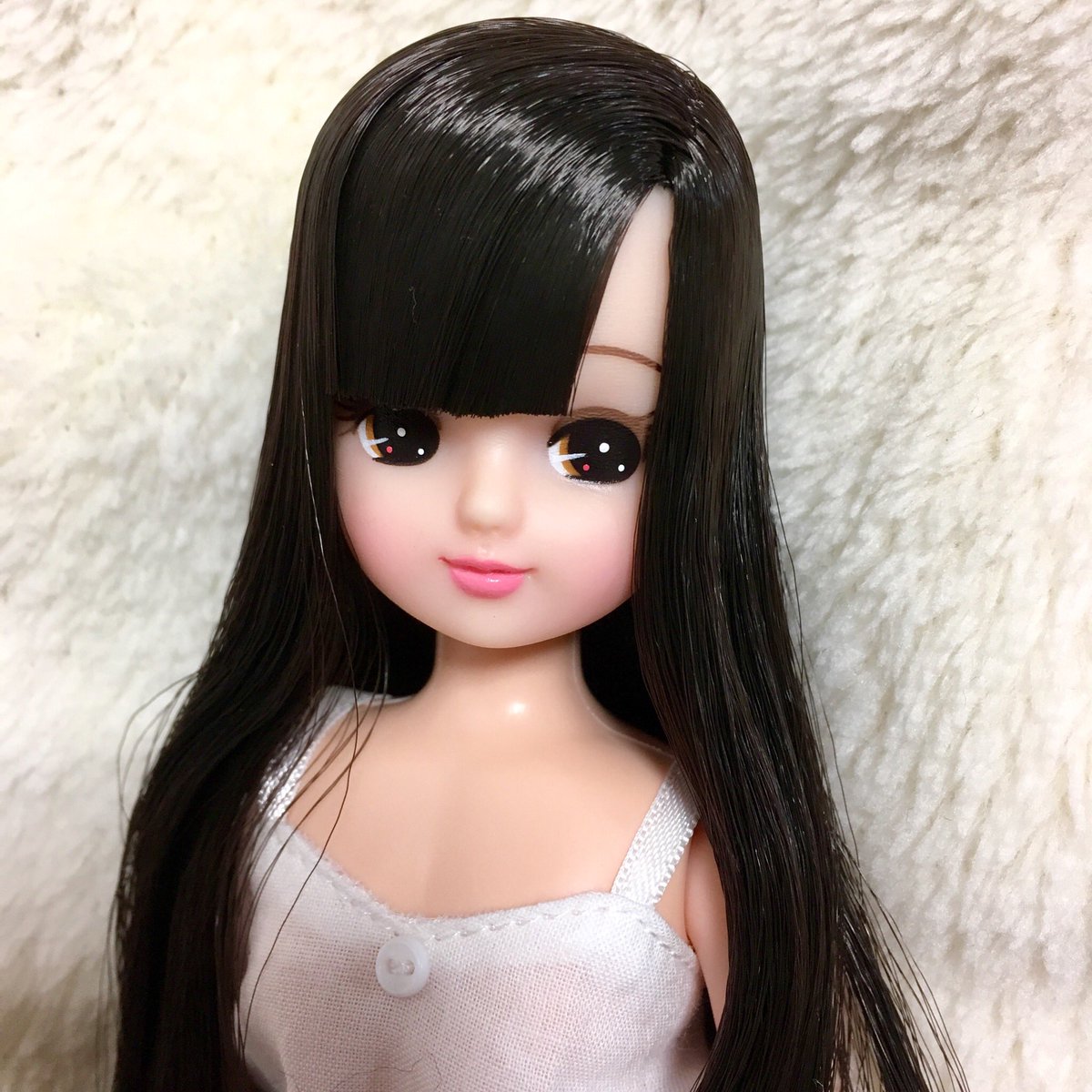 O Xrhsths サトウ Sto Twitter ねんがんの 黒髪リカちゃんを手に入れた 自然な黒茶になってて嬉しい ちいさなおみせはどれにしようか迷っているうちにどんどんなくなってアタフタしてしまうので 今度はもっとじっくり選べそうなときに行こうと思いました