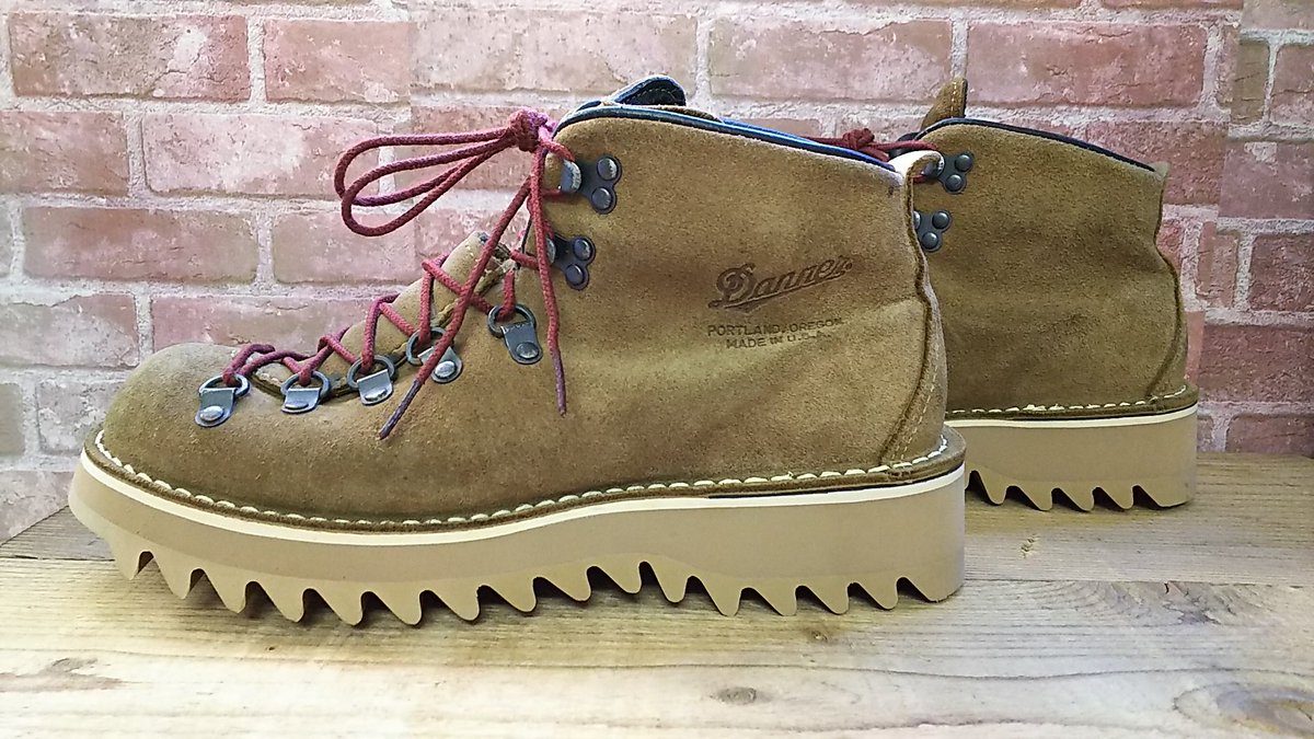 クイックボーイ 愛着工房 公式 على تويتر ダナー マウンテンライト ソールカスタム完了 Vibram 7124 リップルソールもしくはシャークソール 見た目のインパクトもありますがグリップ 耐久性もしっかりしてます 人とは違うソールに変えたい方は是非