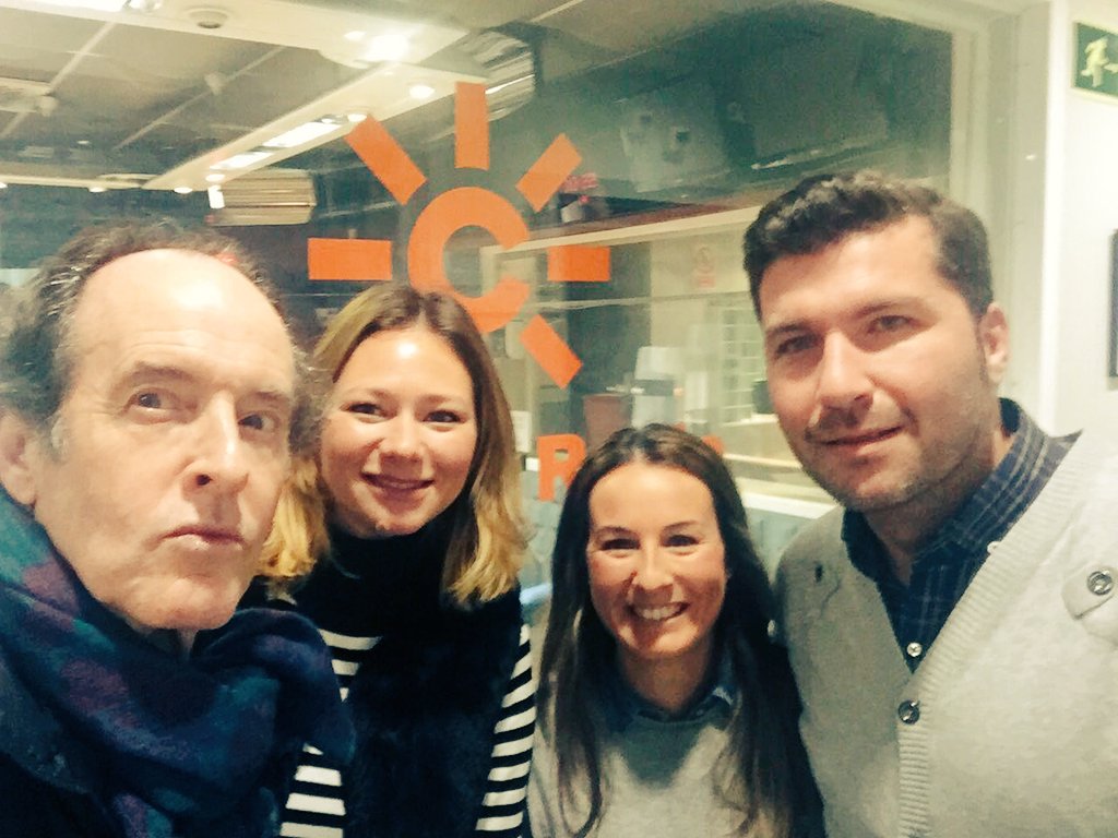 Con <a href="/Lamagora/">Lamágora</a>  <a href="/PatriciaBazarot/">Patricia Bazarot</a> <a href="/telmocarlos/">CARLOS TELMO</a> en @aquiestamoscsr #LosFantásticosCSR en <a href="/CanalSurRadio/">Canal Sur Radio</a>