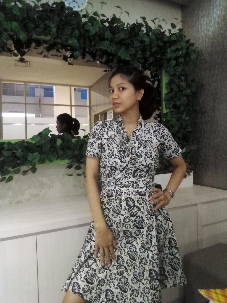 AdeliaPurry's tweet photo. Halo tim @ilook_net aku mau dong ikut make over. Aku sekarang lagi hamil dan suami aku kadang suka bilang aura aku hilang sejak hamil. Wajahku jadi lebih kusam. Aku mau dong dimake over untuk kasih kejutan ke suami aku. #ilookmakeover https://t.co/4wV0LJ0tet