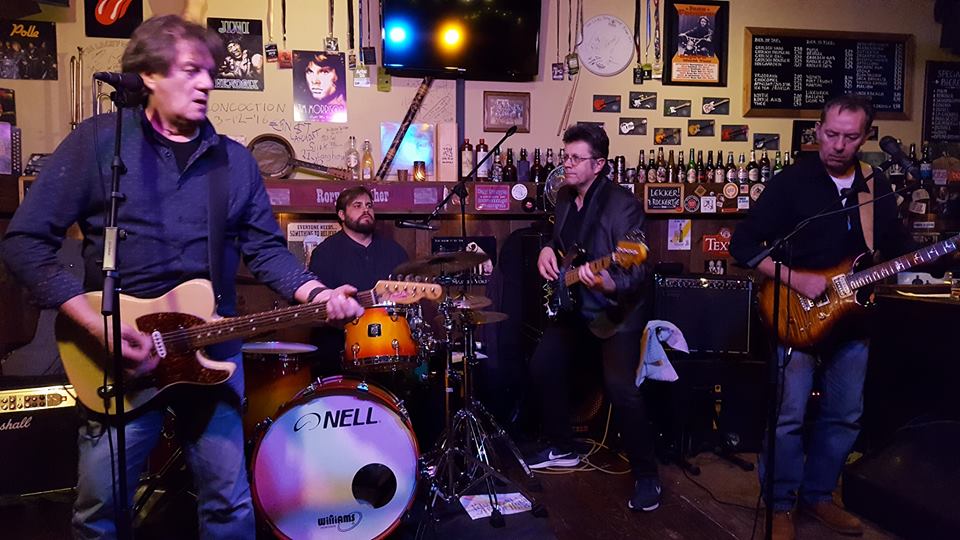 feenstrablues's tweet image. THE SHARPEEZ IN STORE APPEARANCE DOETINCHEM/Holland 2018 @SharpeezBand youtube.com/watch?feature=… @gr8musicvenues @BluesMusicMag @BluesHour @BluesMattersMag @gfipromotions @PBear70 @Muziekkelder #paulvandruten @BluesHour #sharpeez
