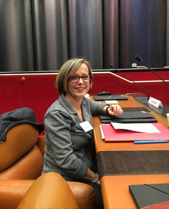 Unsa_CD21's tweet photo. 🏛 Jour de rentrée pour @MilleKarine
Christiane Barret, Préfète de la région Bourgogne-Franche Comté, installe le #CESER de la mandature 2018-2023 ce 31/01 dans la salle des séances de la @bfc_region. 
👍1 nvelle expérience pour notre Secrétaire Générale #UNSA #CD21 https://t.co/wCvBRWmNKS