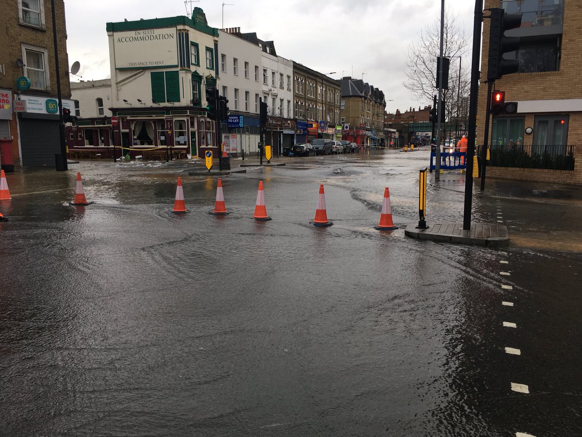 We have a team of engineers working on the burst water main on Goldhawk Road - we’ve partially closed off the road and it’s advisable to find alternative routes if possible. #ShepherdsBush