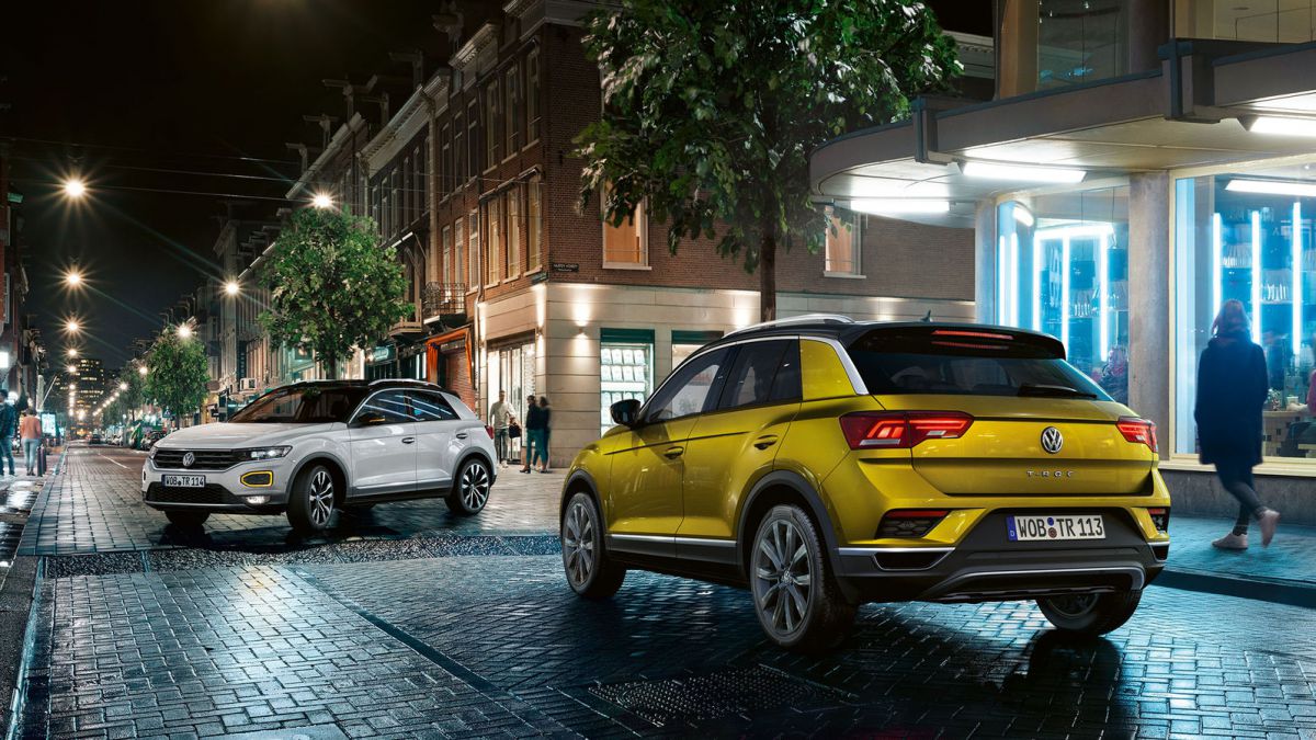 VWFS_CZ's tweet image. Volkswagen T-Roc přichází! Jeho cena na českém trhu startuje na 452 900,- Kč. #vw #vwfs #troc #volkwagen #suv