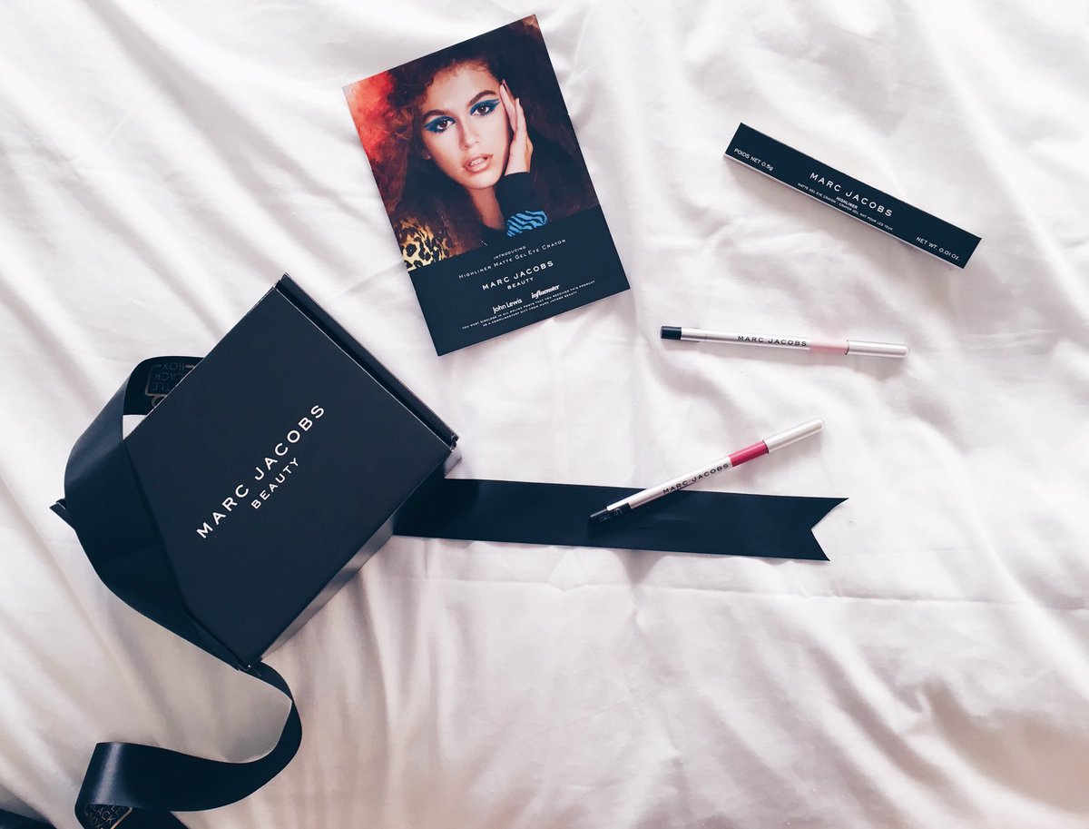 Thoughts on Marc Jacobs’ highliner eye crayon, swatch and selfie on instagram.com/chuiable_life ✨
.
.
<a href="/marcbeauty/">MARC JACOBS BEAUTY</a> <a href="/influensteruk/">Influenster UK</a> #highliner #MJBxJohnLewis #complimentary #contest