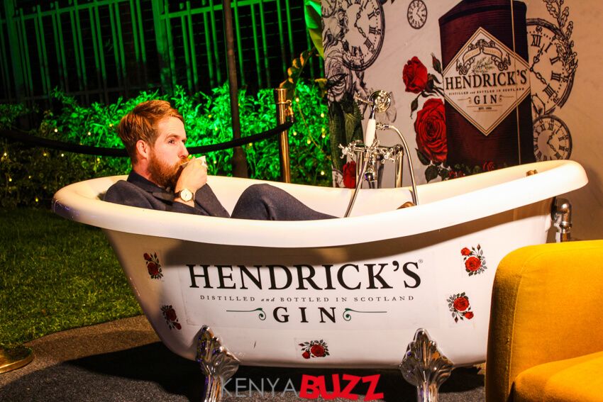 KenyaBuzz's tweet photo. A Most Unusual Night , With Unusual Drinks &amp; Unusual People 
@HendricksGin  with @iamallymartin 

Pictures #KBGalleries: https://t.co/CckudzaGyW https://t.co/OvviStgveI