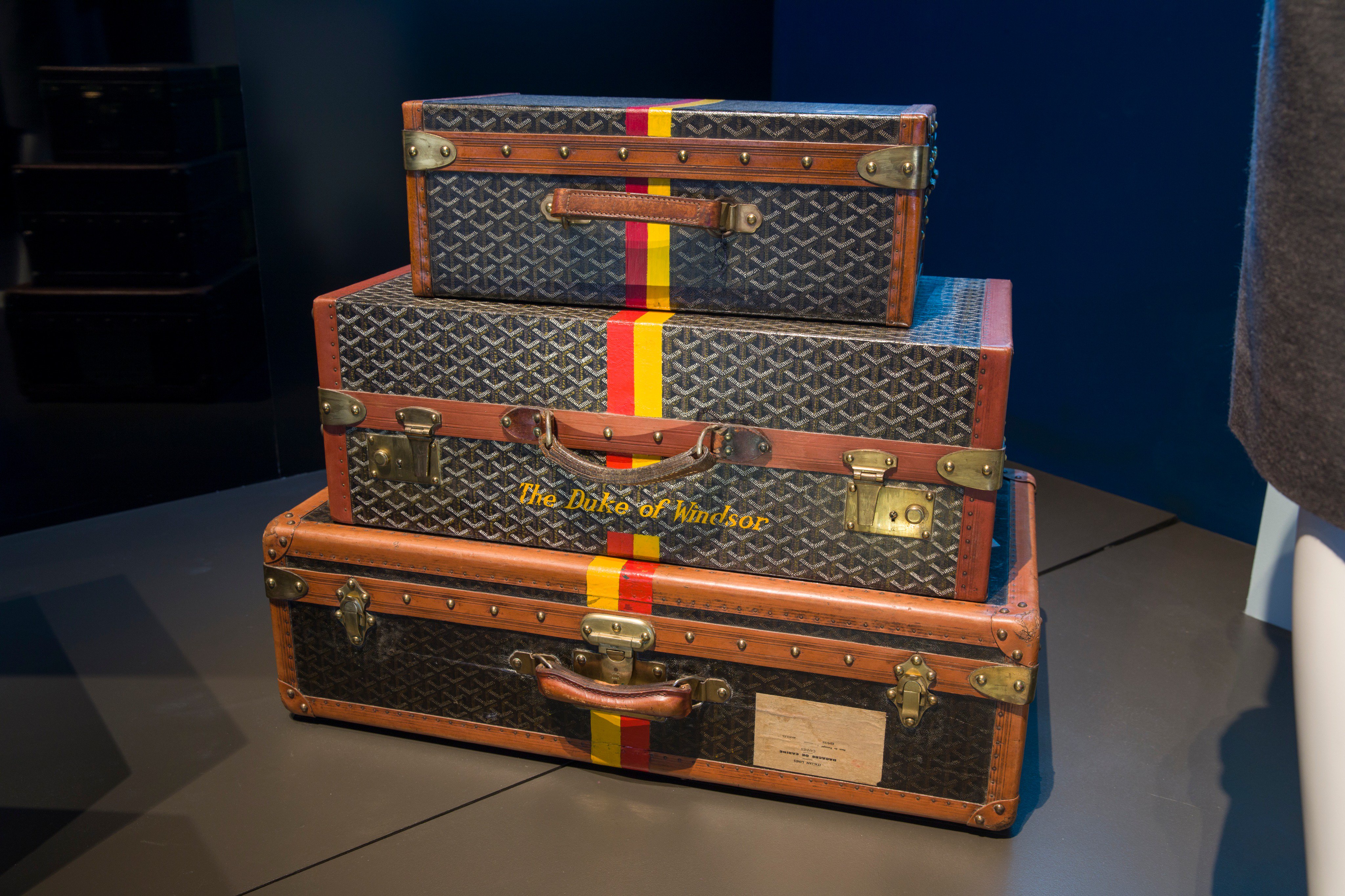 V&A on X: After King Edward VIII abdicated to marry Wallis Simpson, the  couple frequently travelled on liners. They each owned a set of  personalised luggage from the exclusive @Goyard and travelled