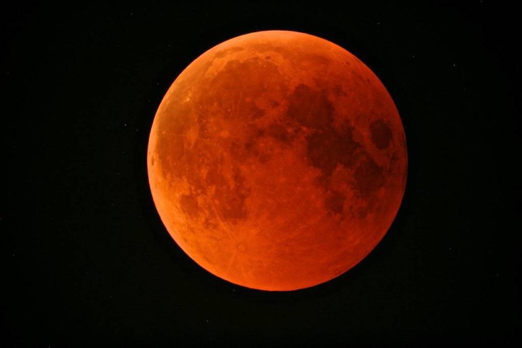 HobohOfficial's tweet photo. Mancano ormai poche ore a uno dei più rari e spettacolari eventi astronomici di questo nuovo anno. Leggi l'articolo per scoprire di più su questo spettacolare evento! 🔭 https://t.co/4BUnoMmTMD